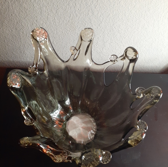 GORGEOUS NEW White Cristal Murano Italy 8" Smokey Gray Freeform Vase. - Picture 3 of 6